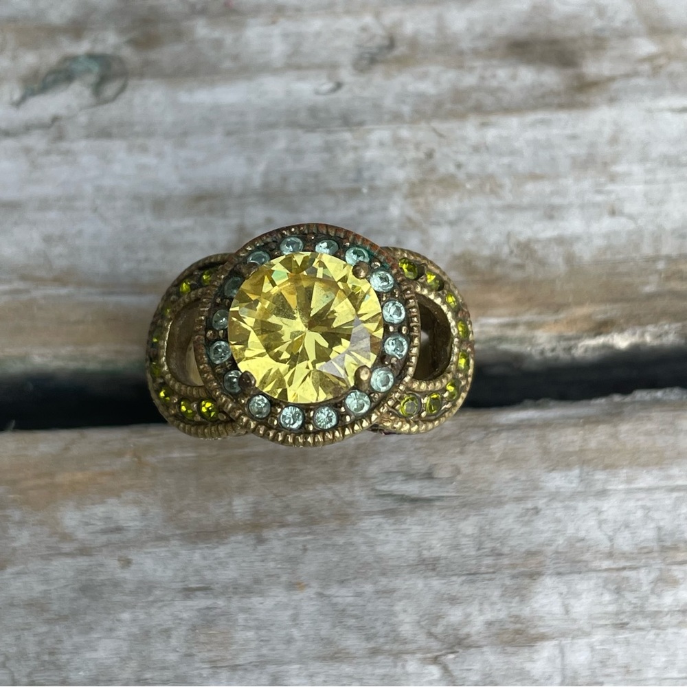 La vintage antique bronze citrus yellow ring 6.5